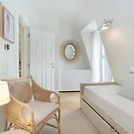 Guestready - Modern And Exquisite Near Estrela * Lisbon